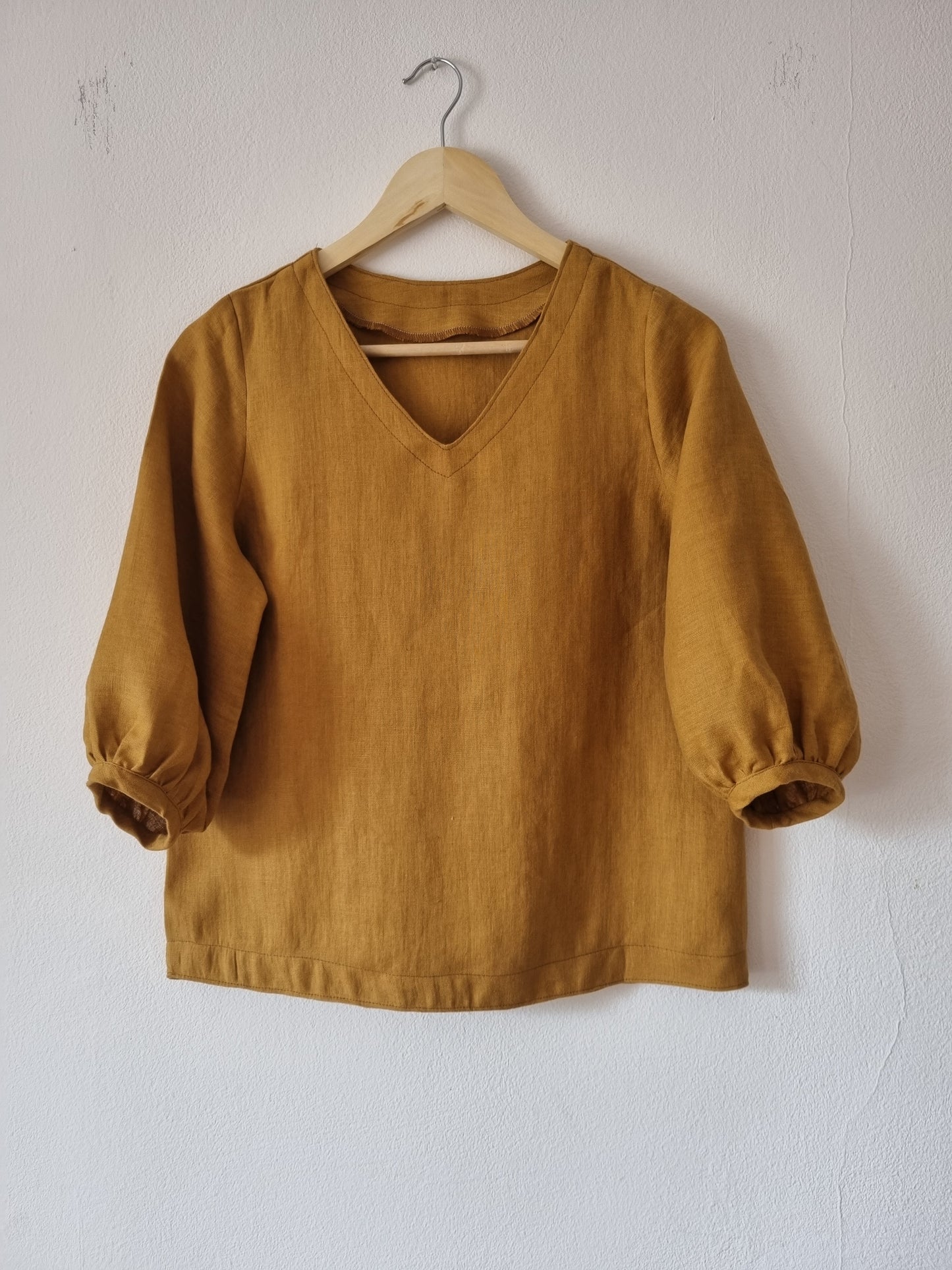 Prewashed linen Bishop blouse