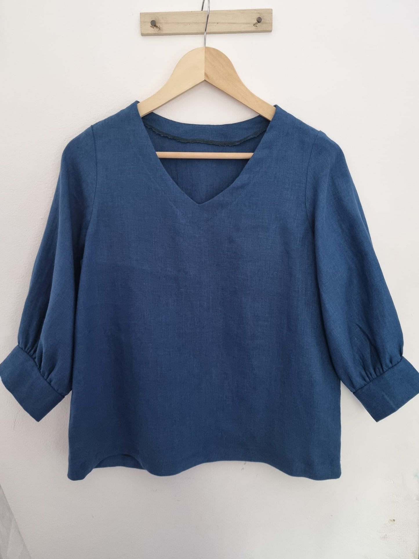 Prewashed linen Bishop blouse